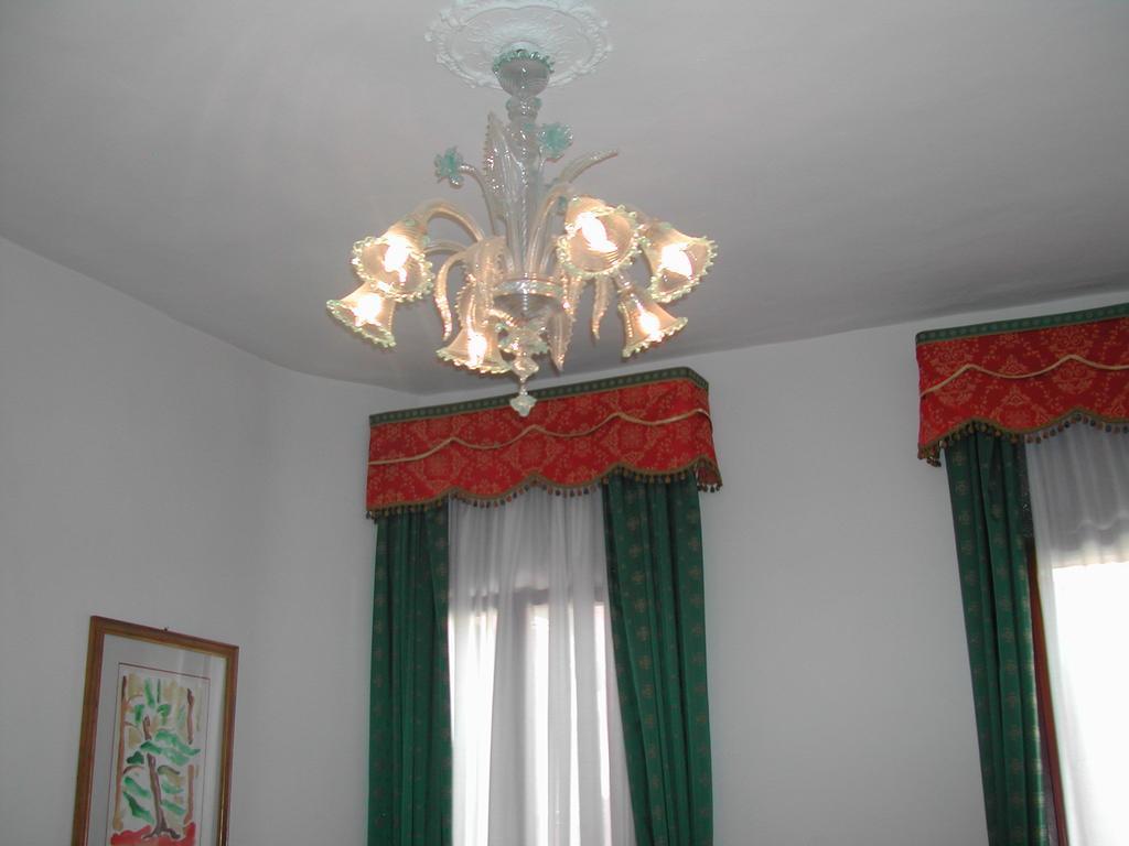 Ca' Derai Apartment Venice Room photo
